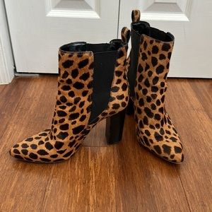 Vince Camuto Calf Hair Leopard Ankle Bootie Size 8